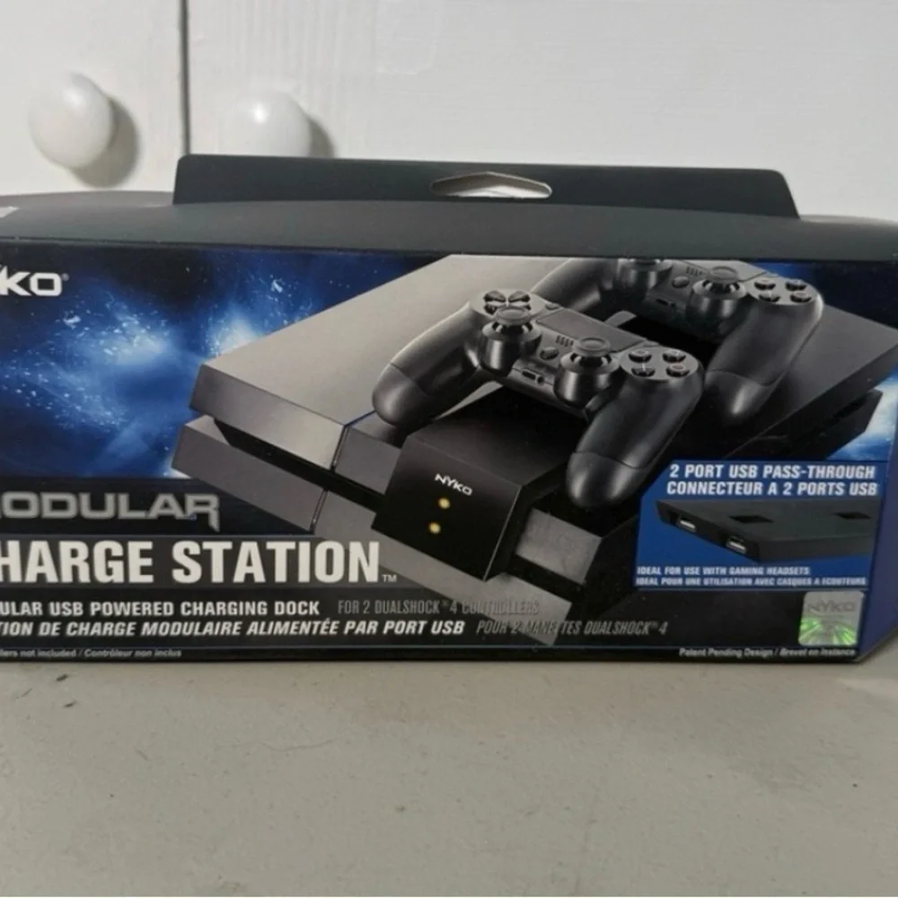 Nyko Modular Charge Station for PlayStation 4 Electronics & Video Gaming